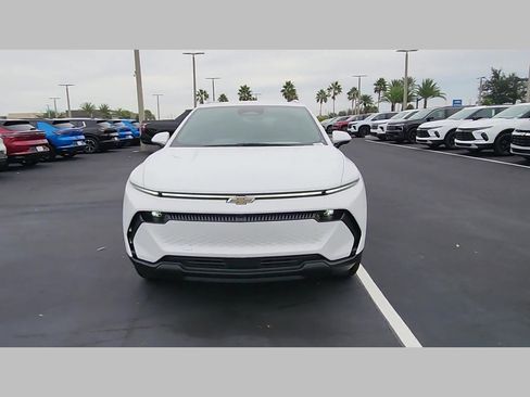 New 2026 Chevrolet Equinox EV LT image 25