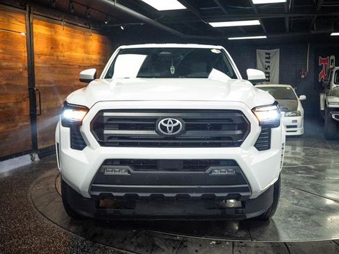 Used 2024 Toyota Tacoma SR5 AWD/4WD image 4