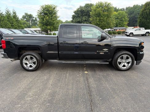 Used 2016 Chevrolet Silverado 1500 Custom w/ Custom Convenience Package AWD/4WD image 6