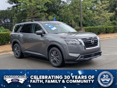 Used 2022 Nissan Pathfinder SV
