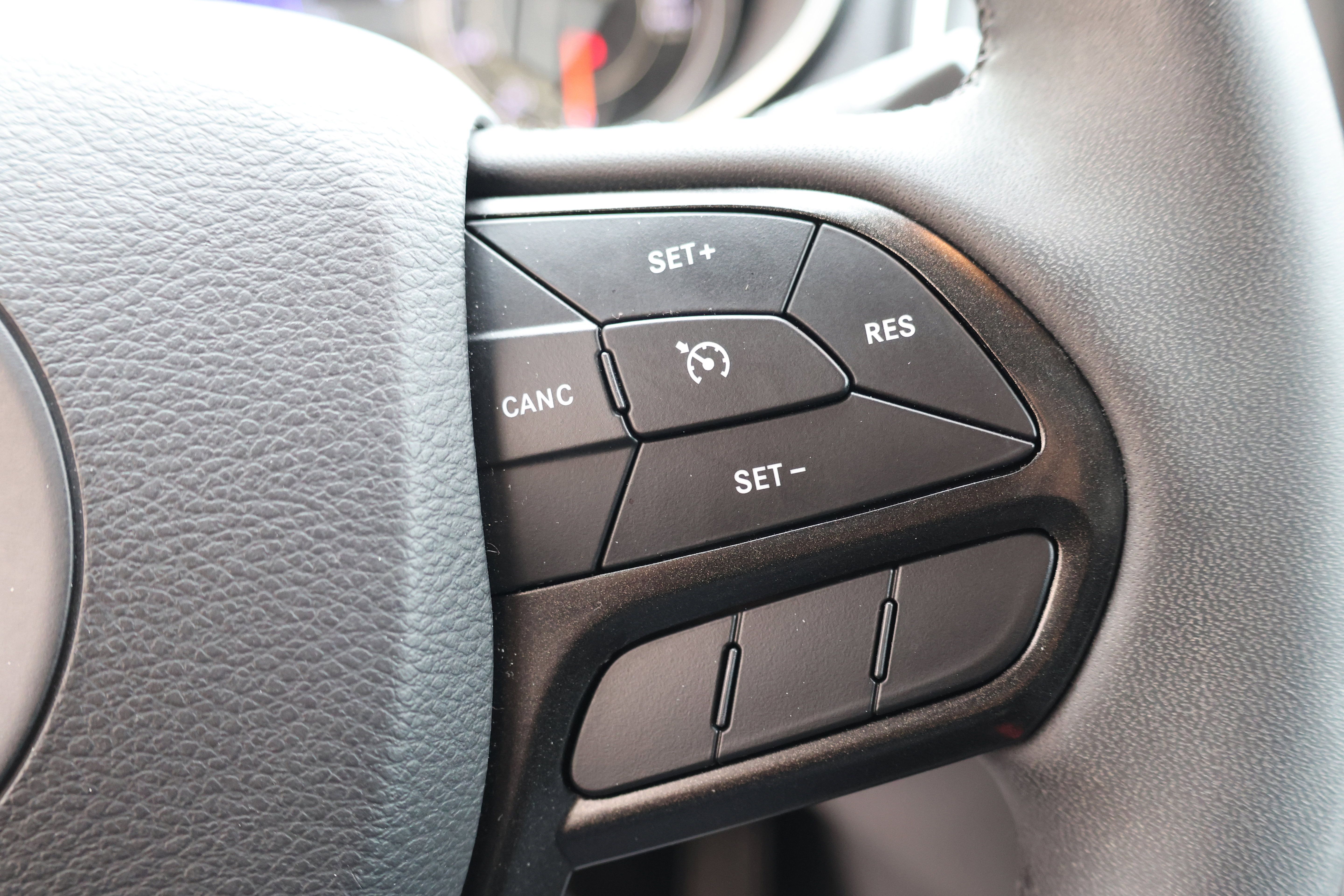 Used 2022 Jeep Cherokee Trailhawk AWD/4WD image 24