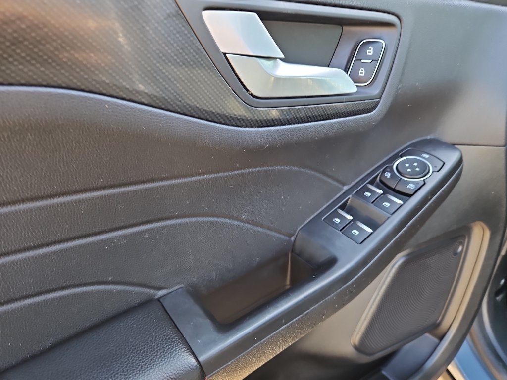 Used 2025 Ford Escape ST-Line AWD/4WD image 19