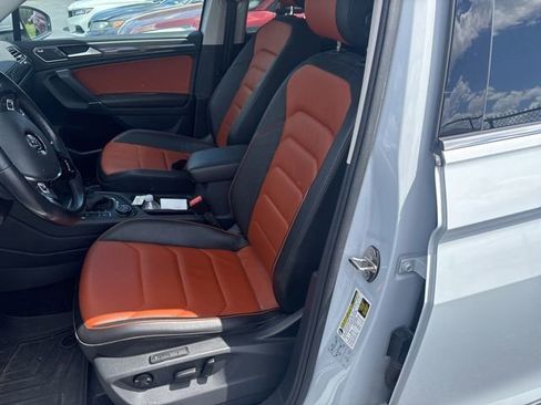 Used 2018 Volkswagen Tiguan SEL Premium AWD/4WD image 10