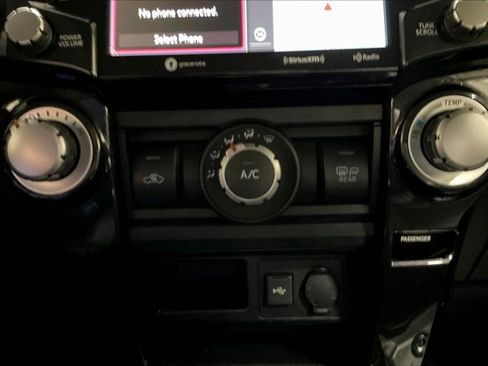 Certified 2020 Toyota 4Runner TRD Off-Road Premium image 33