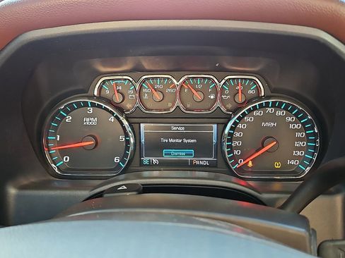 Used 2018 Chevrolet Silverado 1500 High Country image 20