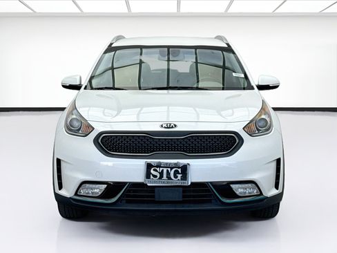 Used 2018 Kia Niro EX FWD image 2