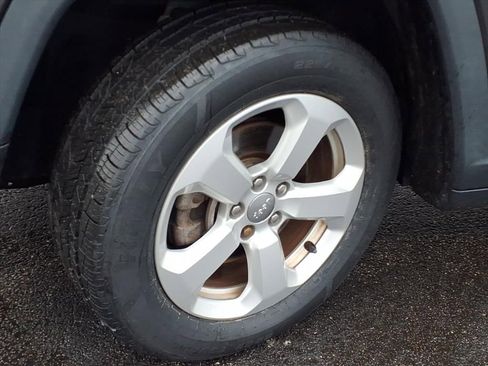 Used 2018 Jeep Compass Latitude w/ Popular Equipment Group image 3