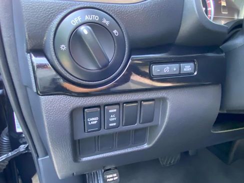 Used 2021 Nissan Titan SV w/ SV Convenience Package AWD/4WD image 15