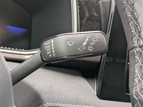 New 2026 Volkswagen Taos SE image 30