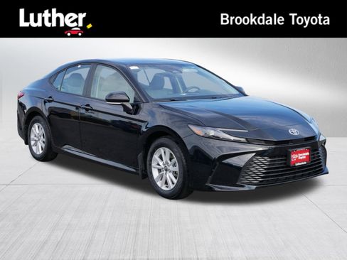 Certified 2025 Toyota Camry LE FWD image 1