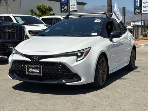 Used 2025 Toyota Corolla Hatchback w/ SE Package FWD image 5
