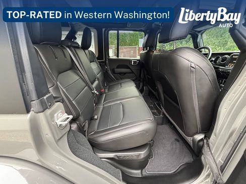 Used 2023 Jeep Wrangler Unlimited Sahara w/ Cold Weather Group AWD/4WD image 21