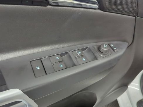 Used 2013 Chevrolet Captiva Sport LTZ FWD image 10