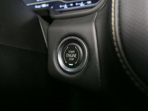 Used 2022 GMC Yukon XL SLT w/ SLT Premium Package AWD/4WD image 35