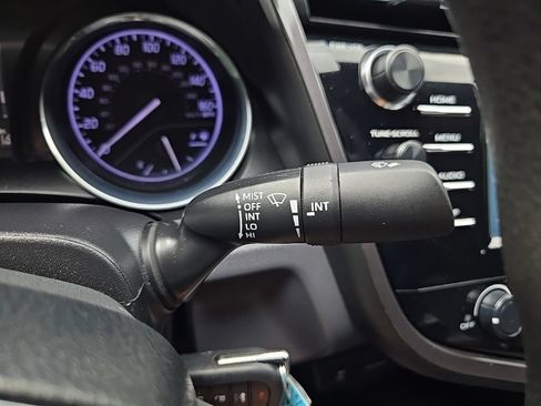Used 2019 Toyota Camry LE FWD image 19