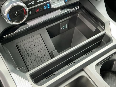 Certified 2024 Ford F250 Lariat w/ Black Appearance Package image 51