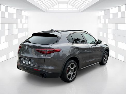 Used 2023 Alfa Romeo Stelvio Sprint RWD image 7