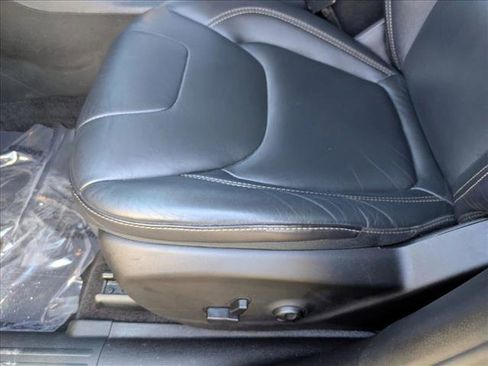 Used 2016 Jeep Cherokee Limited image 11