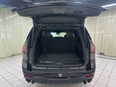 Certified 2025 Chevrolet Suburban Z71 image 9