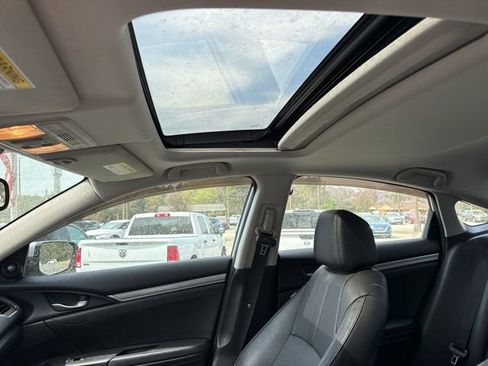 Used 2017 Honda Civic Touring image 10