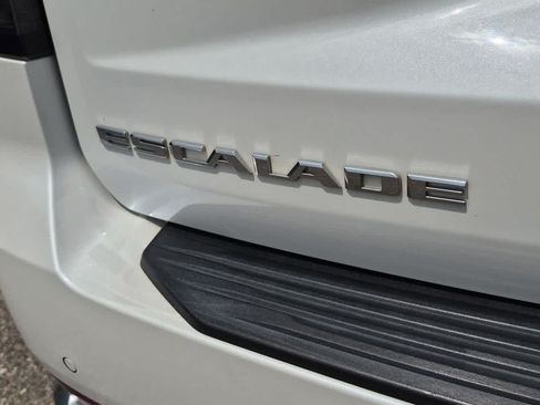 Used 2021 Cadillac Escalade ESV Premium Luxury w/ Driver Assist Tech Package RWD image 12