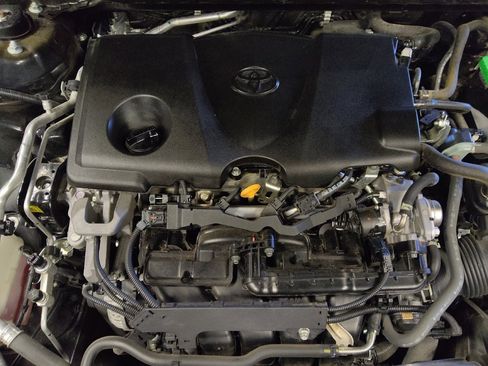 Used 2021 Toyota Camry SE w/ Carpet Mat Package (TMS) FWD image 30