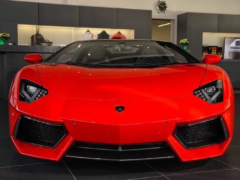 Used 2015 Lamborghini Aventador LP 700-4 AWD/4WD image 2