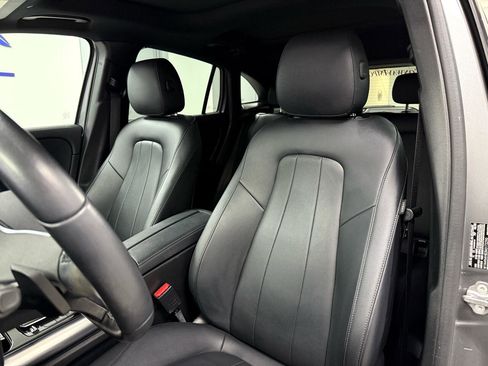 Used 2021 Mercedes-Benz GLA 250 4MATIC w/ Premium Package image 11