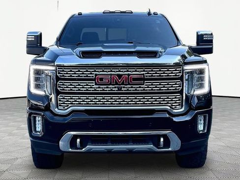 Used 2022 GMC Sierra 2500 Denali w/ Denali Black Diamond Edition AWD/4WD image 2