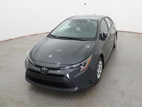 Used 2026 Toyota Corolla LE FWD image 3