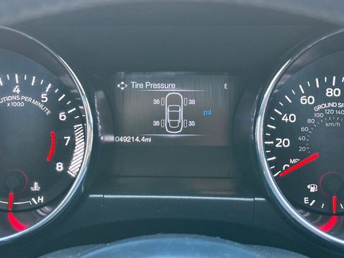 Used 2016 Ford Mustang Coupe RWD image 37