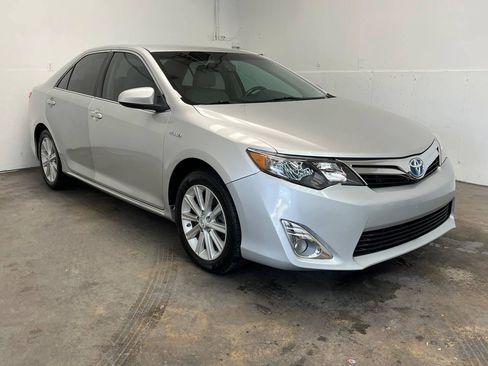 Used 2013 Toyota Camry XLE FWD image 3