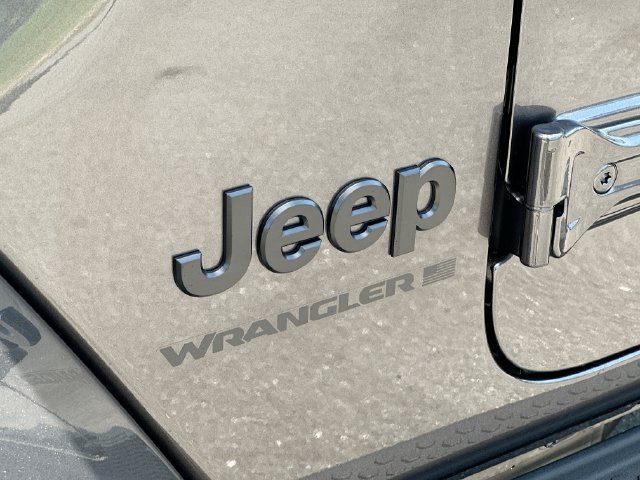 New 2026 Jeep Wrangler Unlimited Sahara AWD/4WD image 20