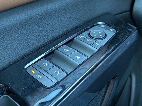 New 2026 Nissan Pathfinder Platinum AWD/4WD image 21