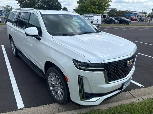 Used 2021 Cadillac Escalade ESV Premium Luxury w/ LPO, Illumination Package AWD/4WD image 4