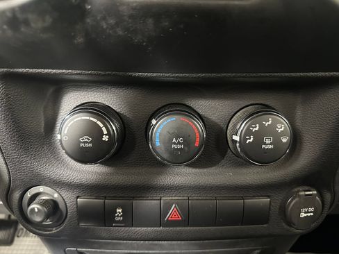 Used 2013 Jeep Wrangler Unlimited Sport AWD/4WD image 27