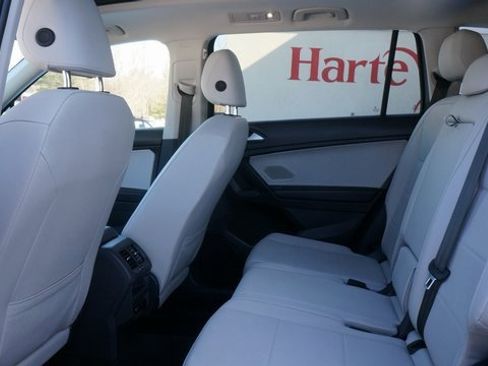 Certified 2021 Volkswagen Tiguan SE w/ Panoramic Sunroof Package image 34