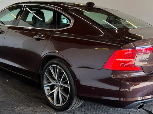 Used 2018 Volvo S90 T5 Momentum w/ Convenience Package AWD/4WD image 7