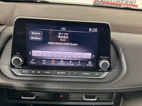 Used 2023 Nissan Rogue SV image 14