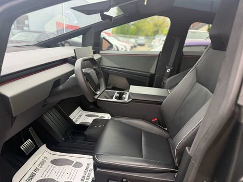 Used 2024 Tesla Cybertruck AWD Crew Cab image 24