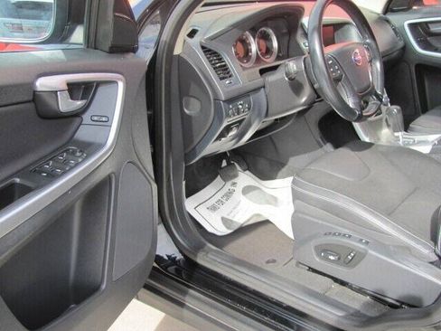 Used 2012 Volvo XC60 3.2 FWD image 9