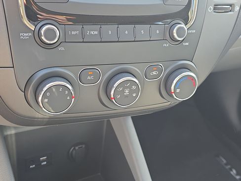 Used 2018 Kia Forte LX FWD image 24