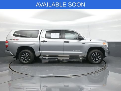 Used 2014 Toyota Tundra SR5 w/ TRD Off Road Package AWD/4WD image 8