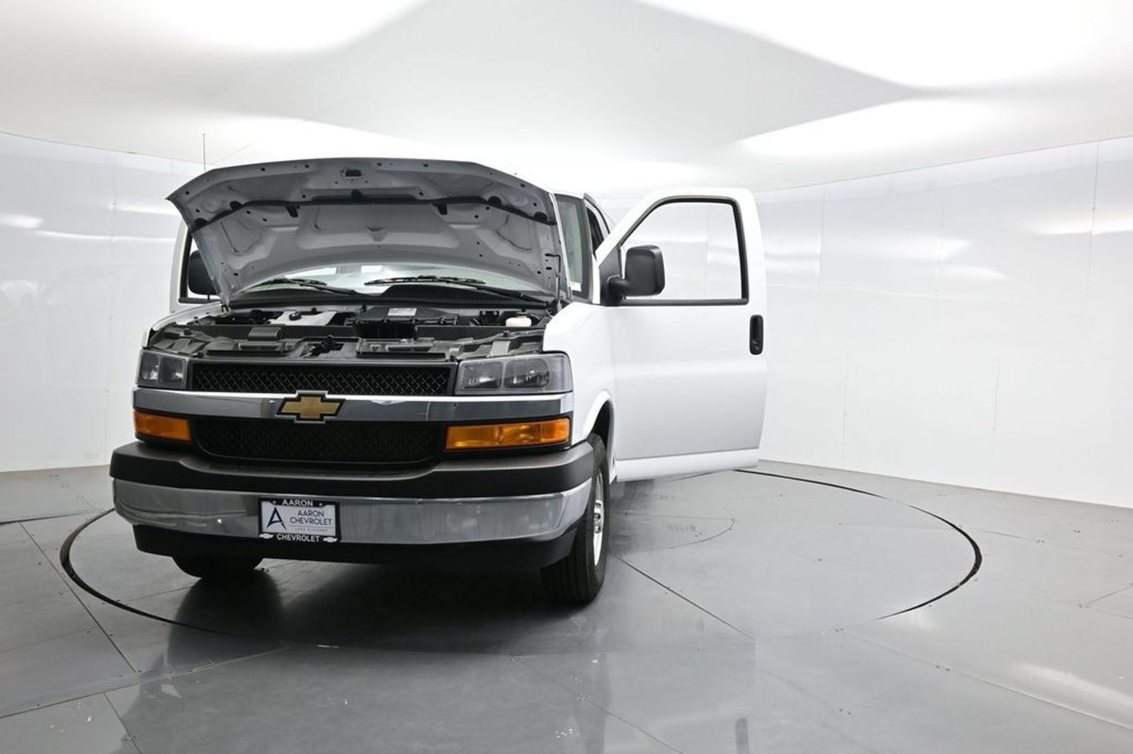 Used 2025 Chevrolet Express 3500 LT w/ LT Preferred Equipment Group RWD image 38