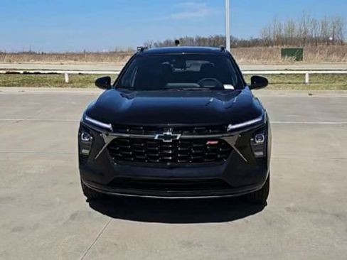New 2026 Chevrolet Trax RS w/ Driver Confidence Package FWD image 3