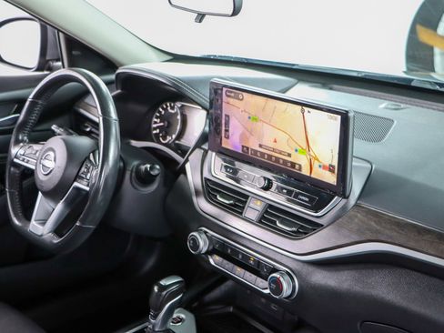 Used 2023 Nissan Altima 2.5 SV w/ SV Premium Package image 26