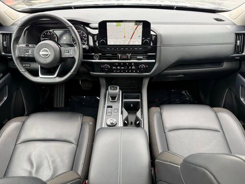 Used 2024 Nissan Pathfinder SL w/ SL Premium Package image 14