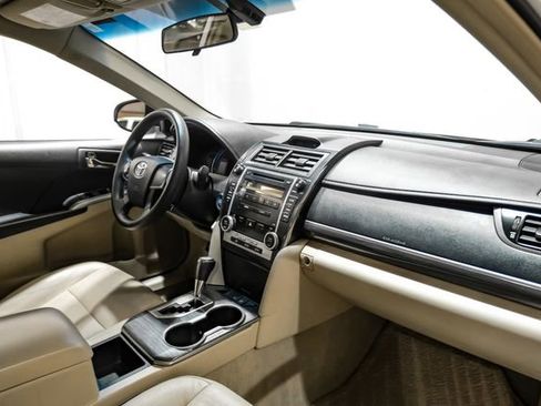 Used 2012 Toyota Camry LE FWD image 15