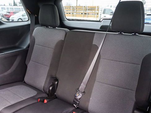 Used 2022 Chevrolet Traverse LT image 44