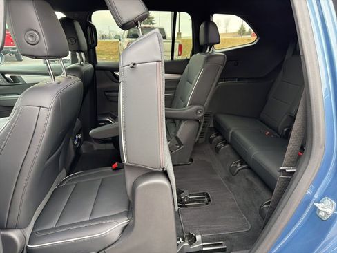 Used 2025 Buick Enclave Preferred image 14